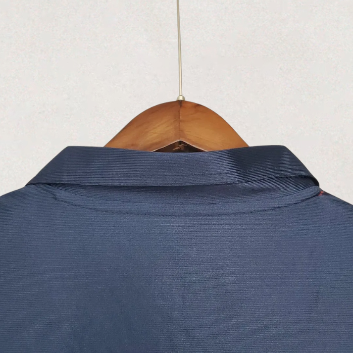 Paris Saint-Germain (PSG) 2001/2002 Home kit