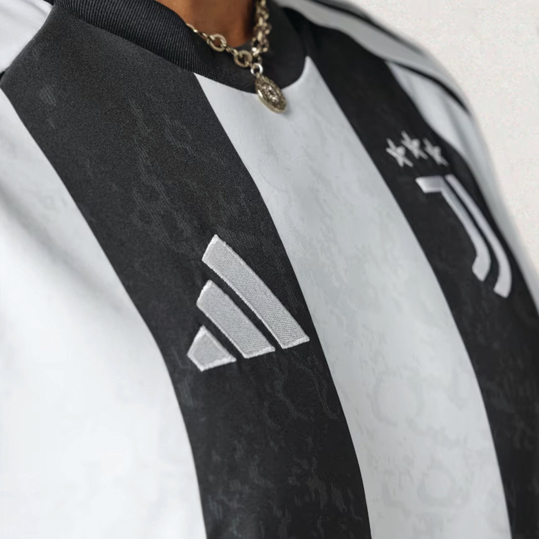 Juventus 24/25 Home Jersey