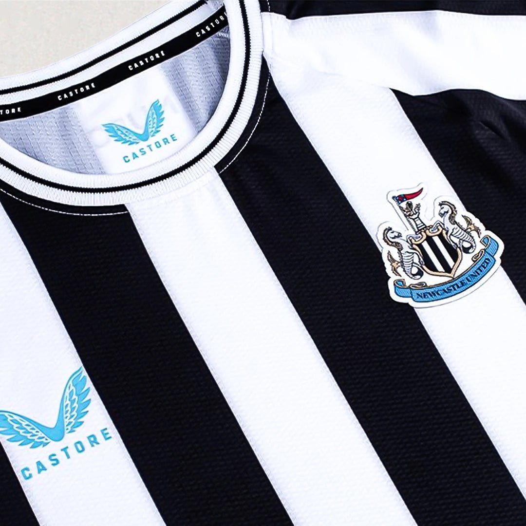 ✓ Newcastle United 22/23 Home Shirt
